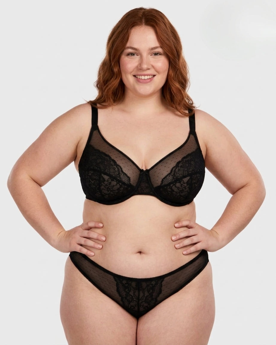 Minimizing Bra Without Lining - Plus size model