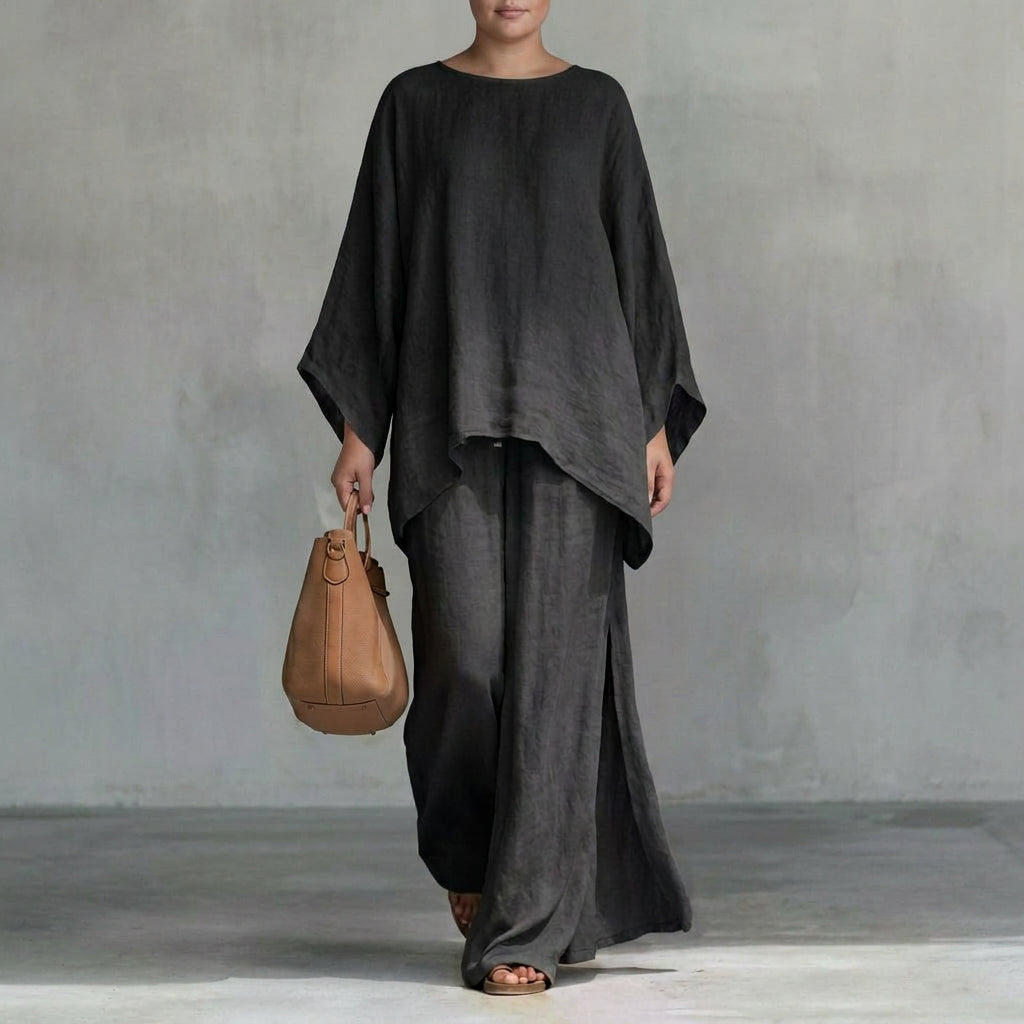 Cristina | Two-piece set with long sleeves and wide pants - Plus size model