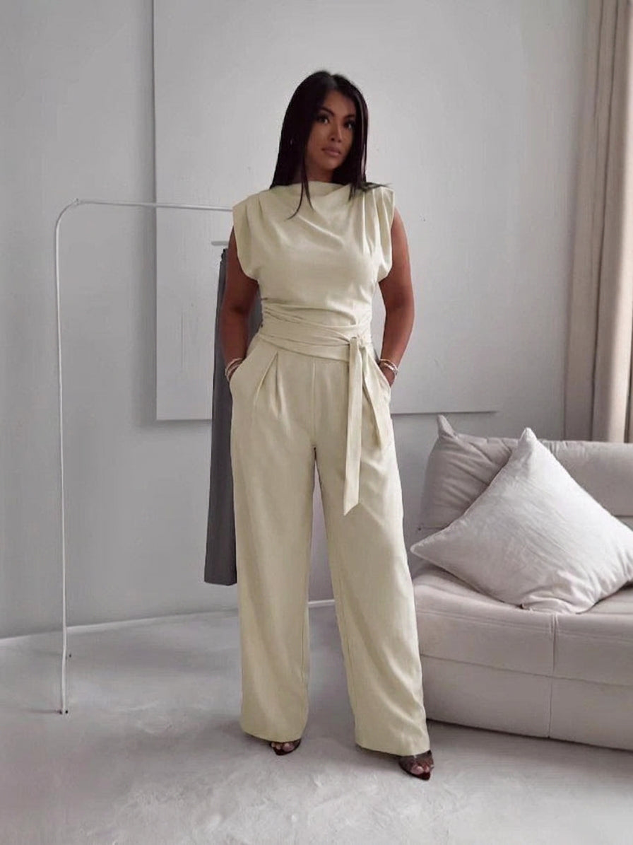 Vienna - Spring & Summer Casual Set - Plus size model