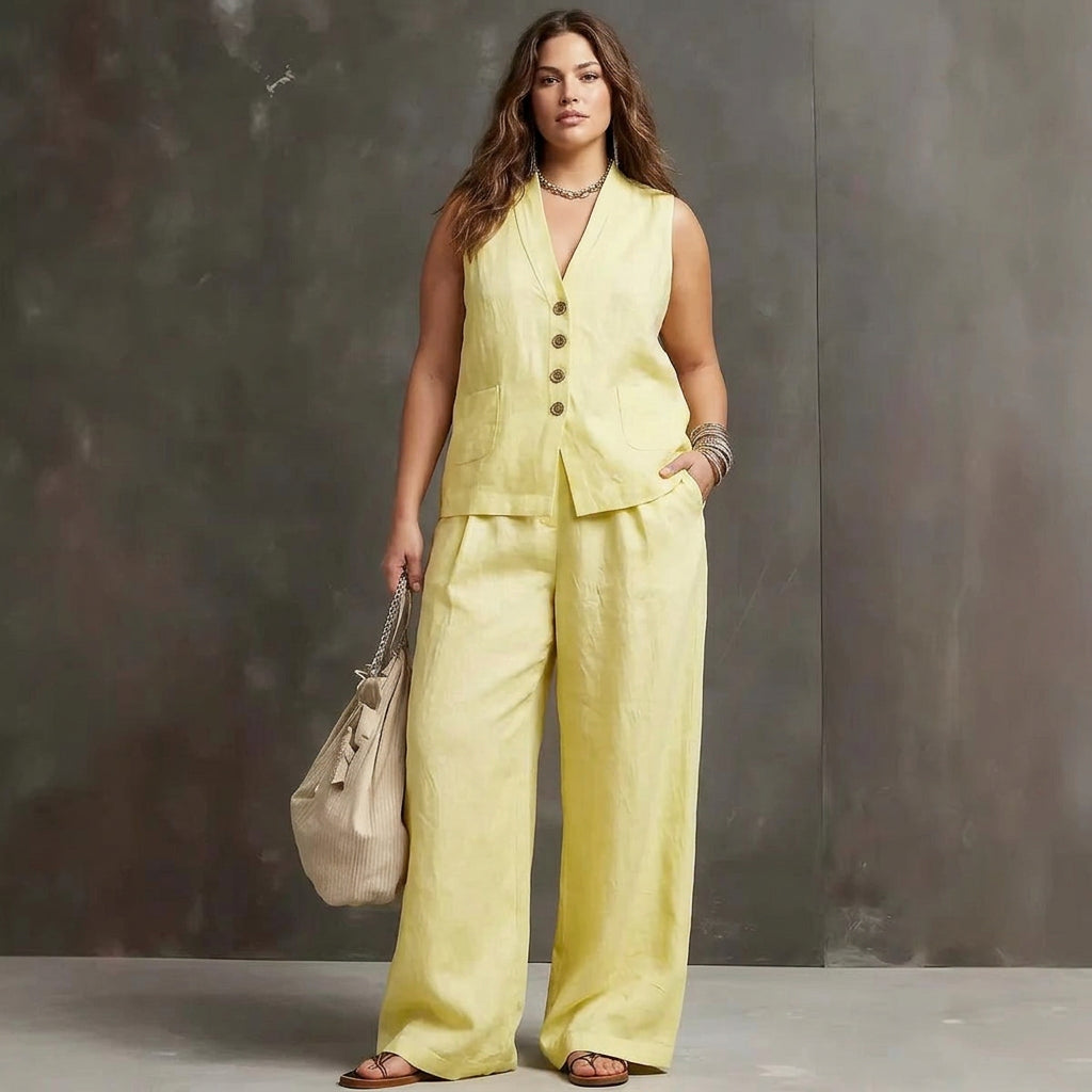 Two-piece cotton and linen set with sleeveless vest and wide-leg pants - Plus size model