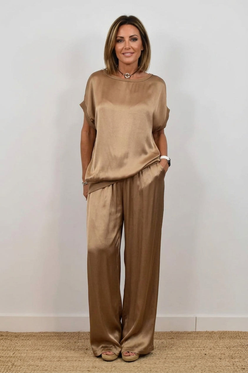 Alexis - Loose Shirt & Wide-Leg Trousers Set - Plus size model