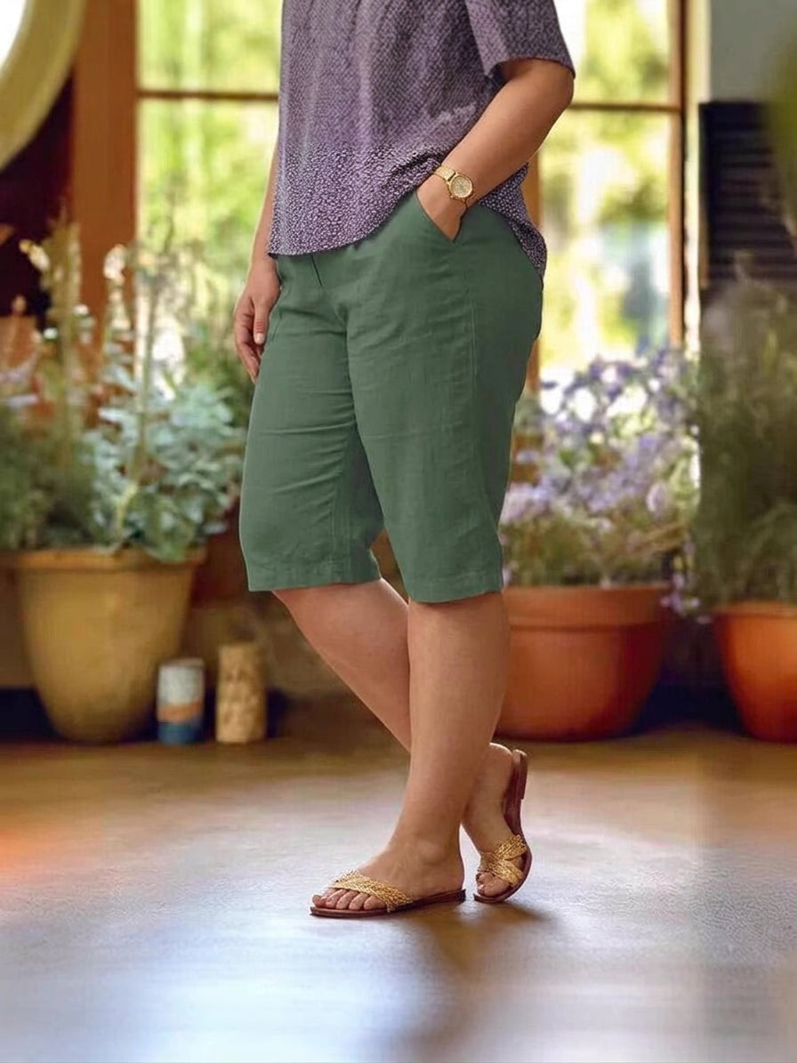 Dora | Light Summer Shorts - Plus size model