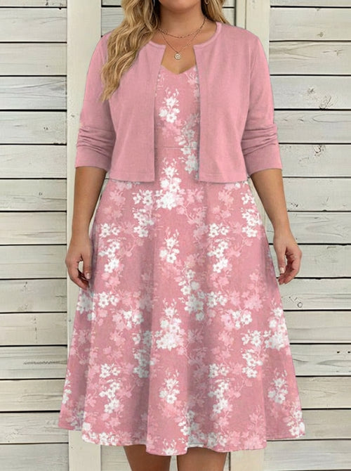 Aleah - Charm Floral Dress - Plus size model