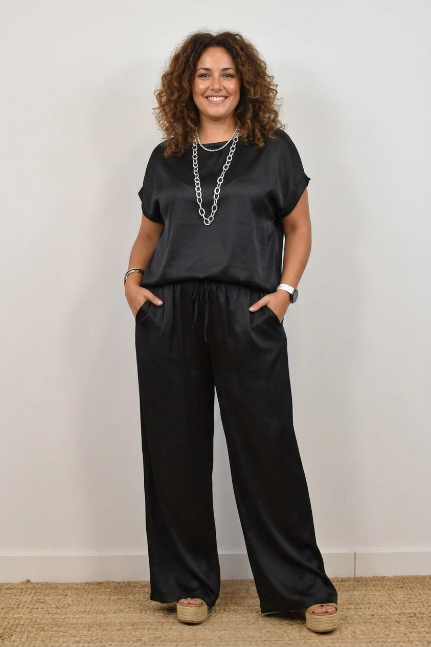 Alexis - Loose Shirt & Wide-Leg Trousers Set - Plus size model