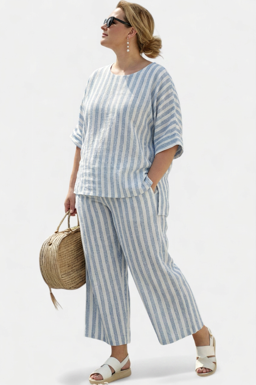 Federica — Top Sophisticated Linen With Blue Stripes & Relaxed Trousers - Plus size model