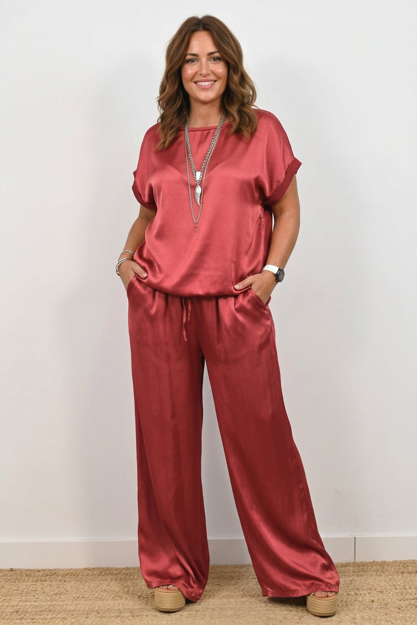 Alexis - Loose Shirt & Wide-Leg Trousers Set - Plus size model