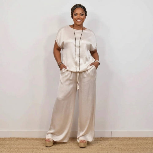 Alexis - Loose Shirt & Wide-Leg Trousers Set - Plus size model