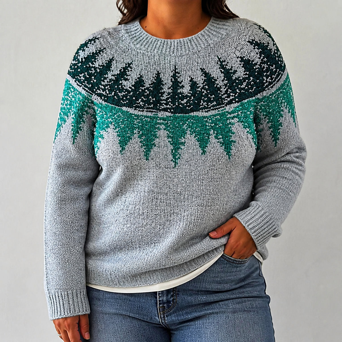 Ellie - Retro Scandinavian knitted sweater - Plus size model