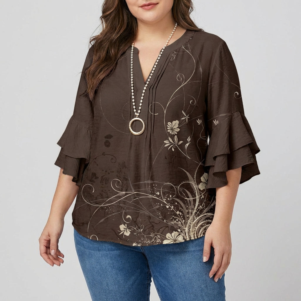 Kay | Lightweight Day Blouse - Plus size model