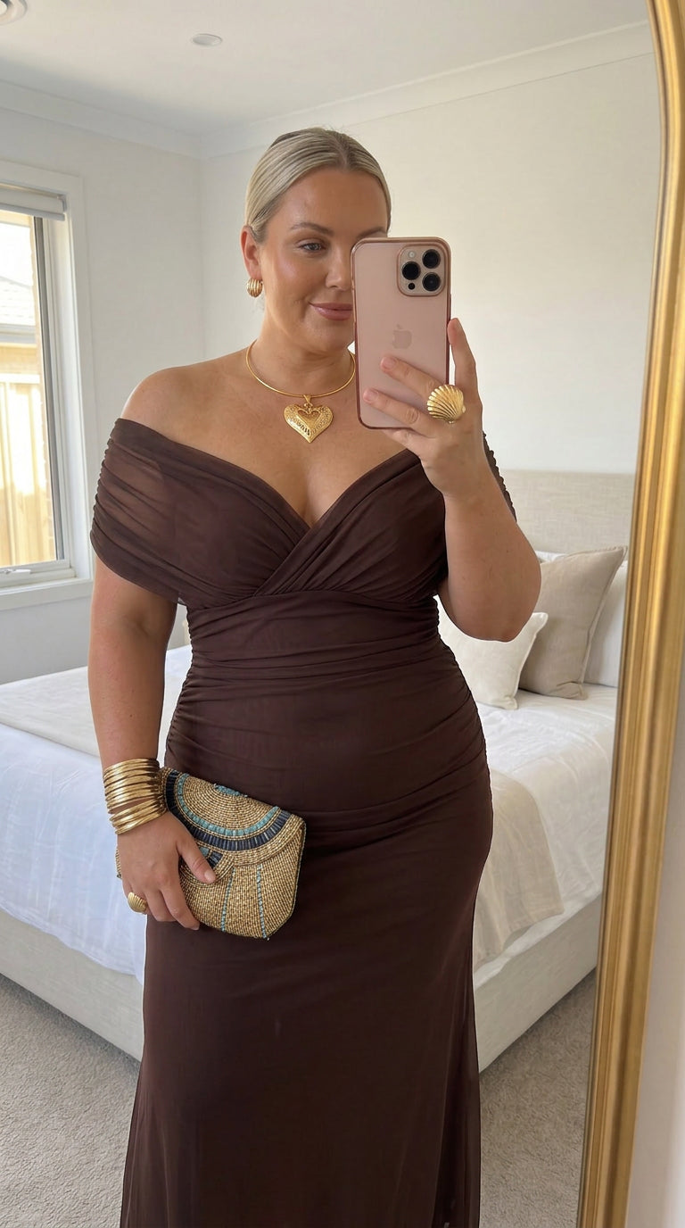 Elena | Maxi Floral Dress - Plus size model