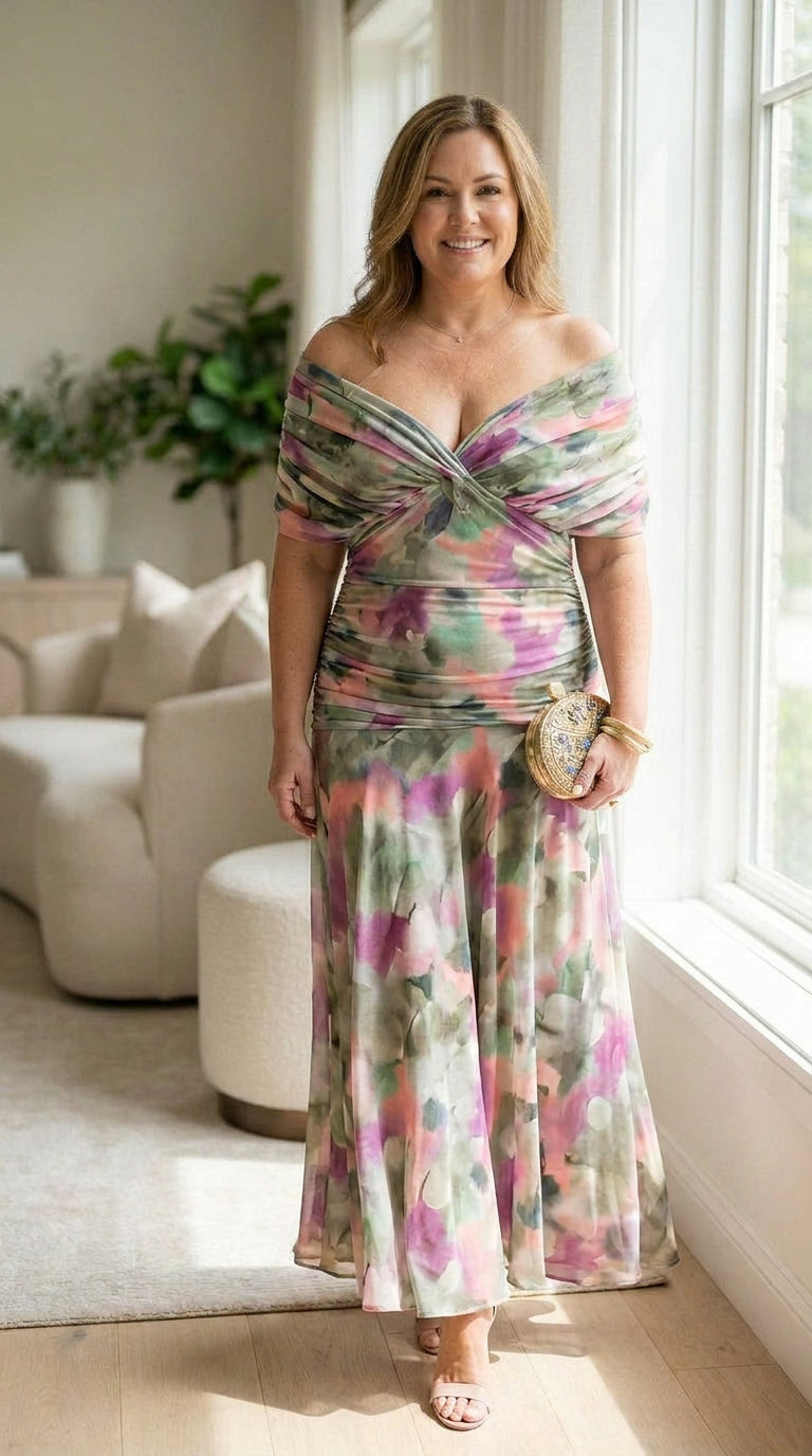 Elena | Maxi Floral Dress - Plus size model