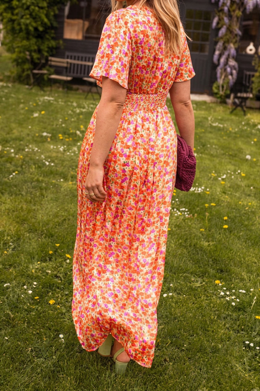 Natalie | Flattering Printed Maxi Dress - Plus size model