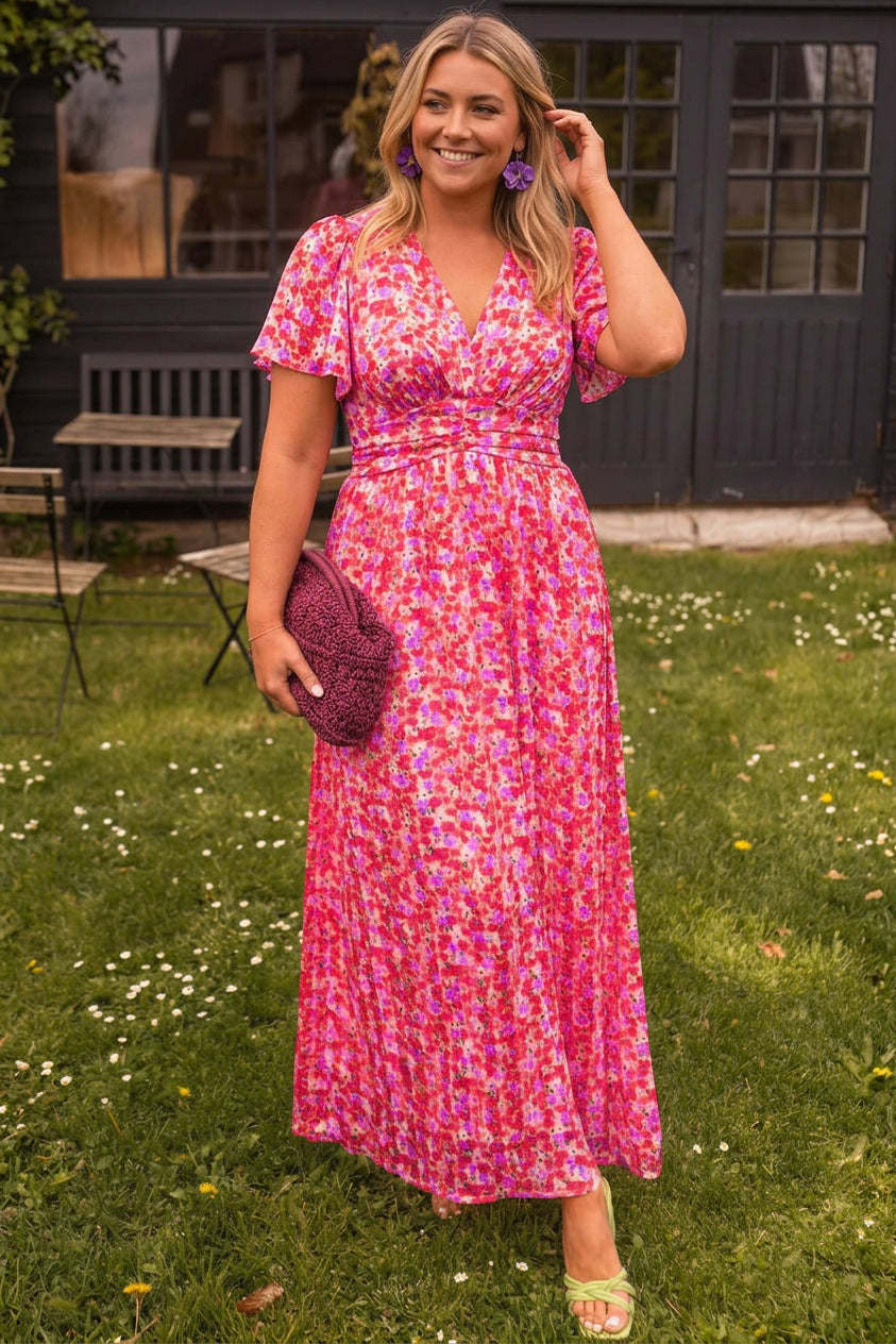 Natalie | Flattering Printed Maxi Dress - Plus size model