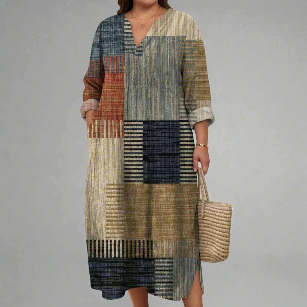 BRIONY | ELEGANT GEOMETRIC DRESS - Plus size model