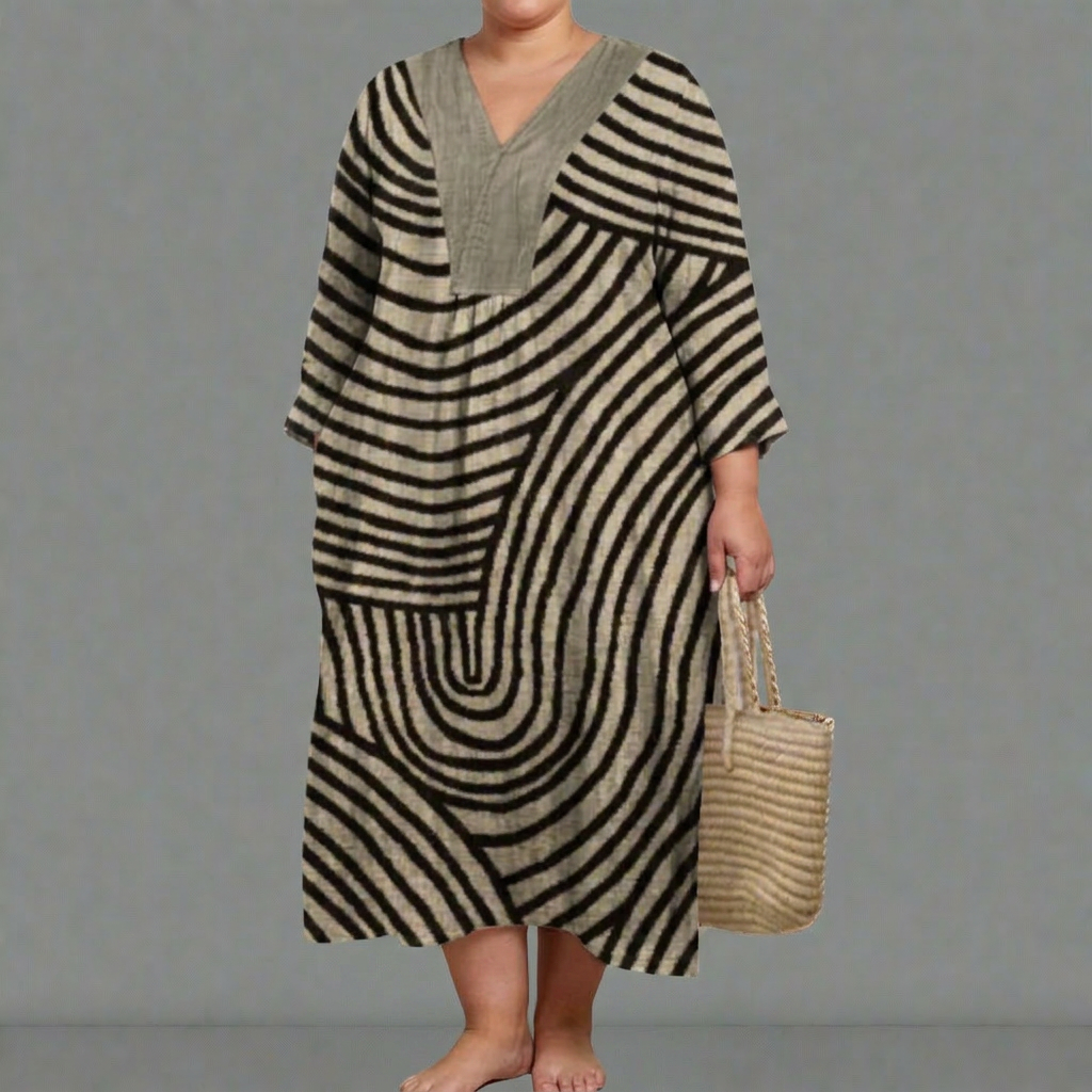 CASSIDY | ELEGANT GEOMETRIC DRESS - Plus size model