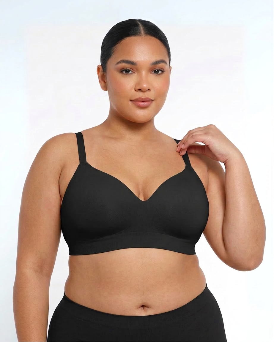Shaping Bra Without Underwire - Plus size model