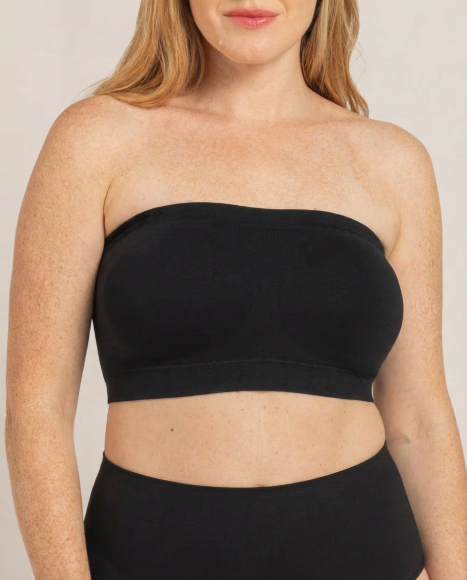 Bra with Detachable Straps - Plus size model