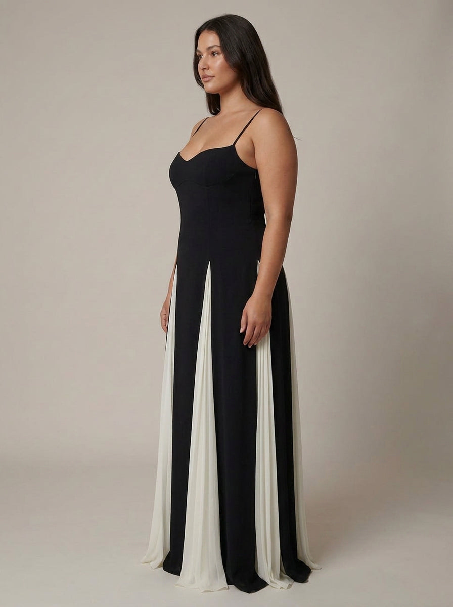 Romantic Maxi Dress - Plus size model