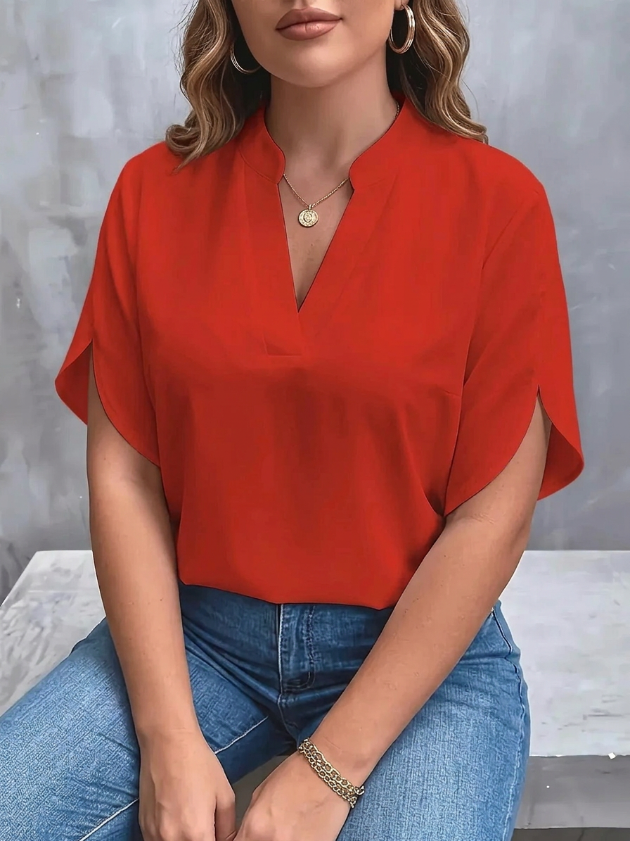 Thalia | Sophisticated Blouse with Tailored Design - Plus size model