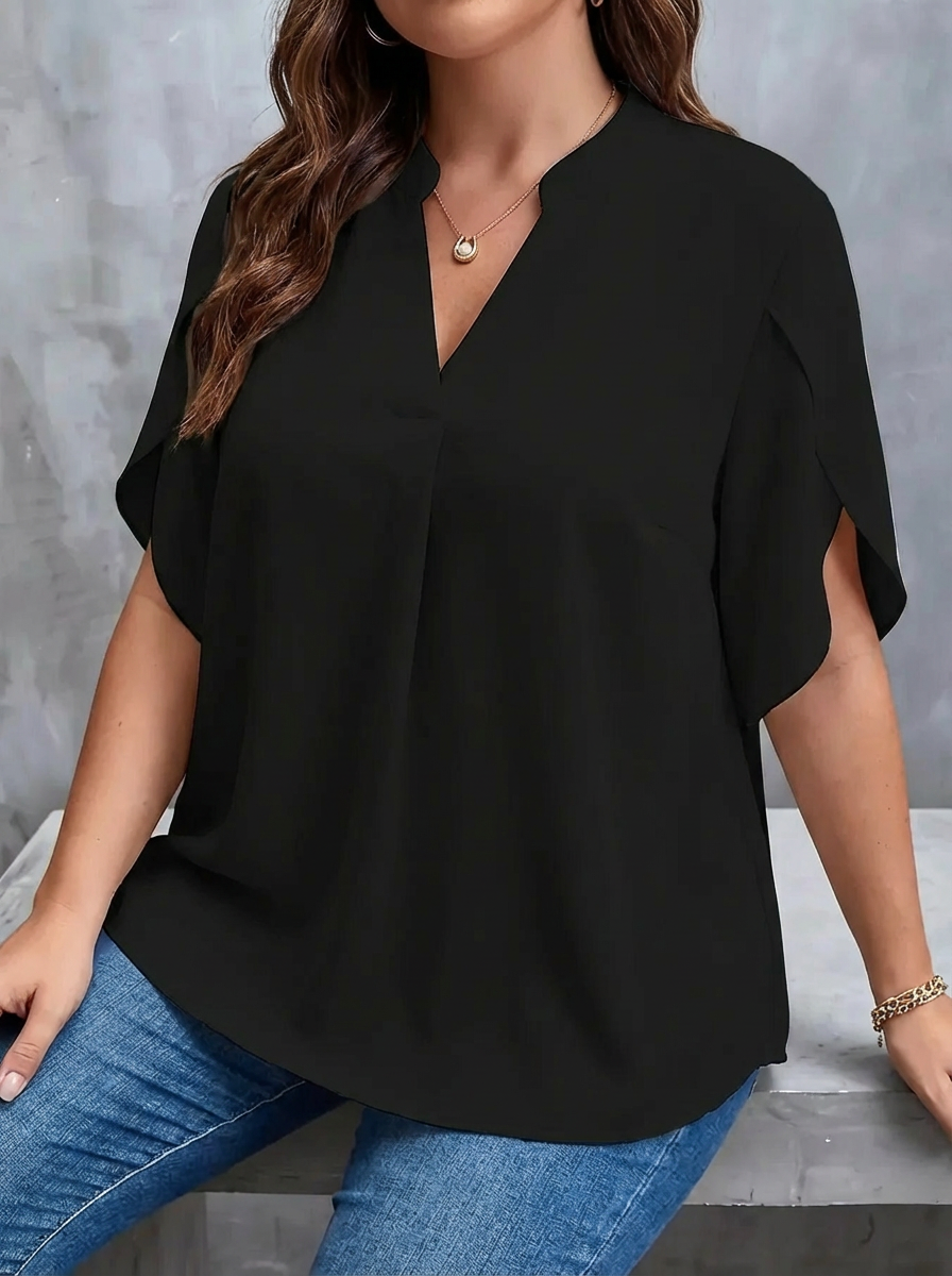 Thalia | Sophisticated Blouse with Tailored Design - Plus size model