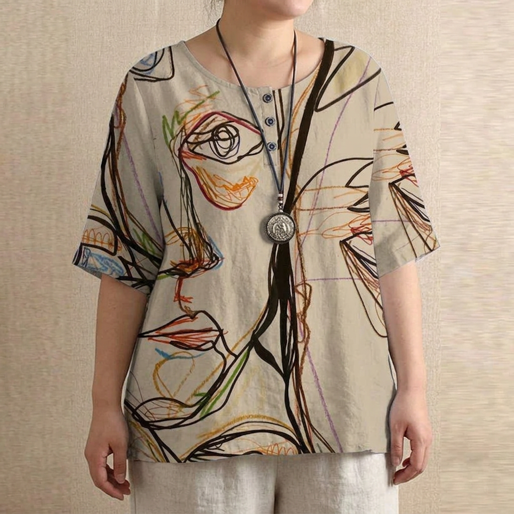 Anya | Retro-Inspired Blouse - Plus size model