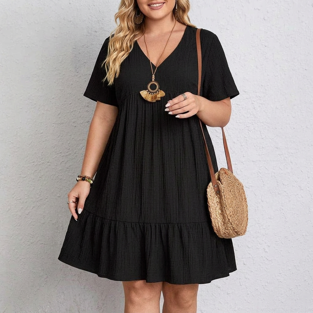 Freesia - Casual Summer Dress - Plus size model