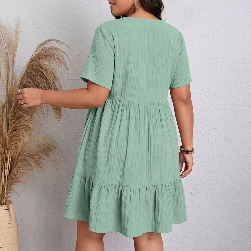 Freesia - Casual Summer Dress - Plus size model