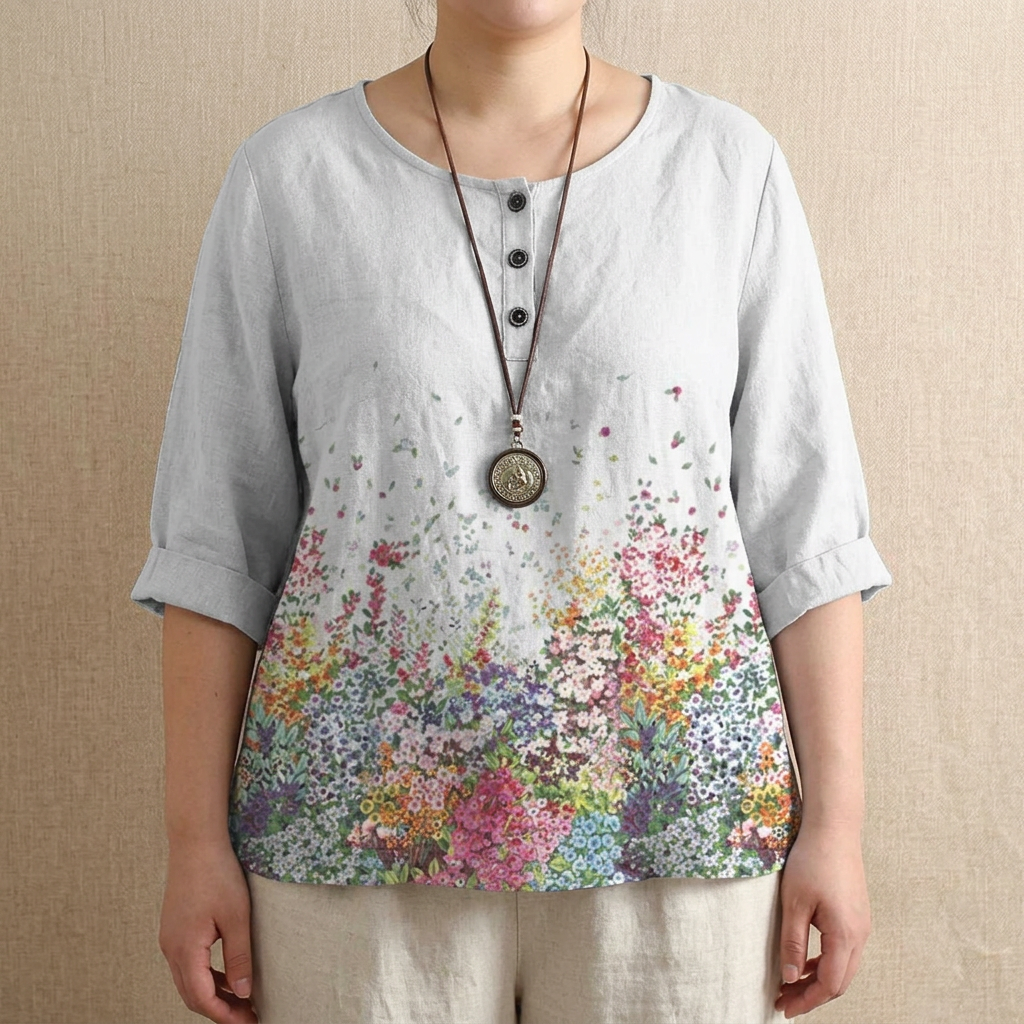 Anya | Retro-Inspired Blouse - Plus size model