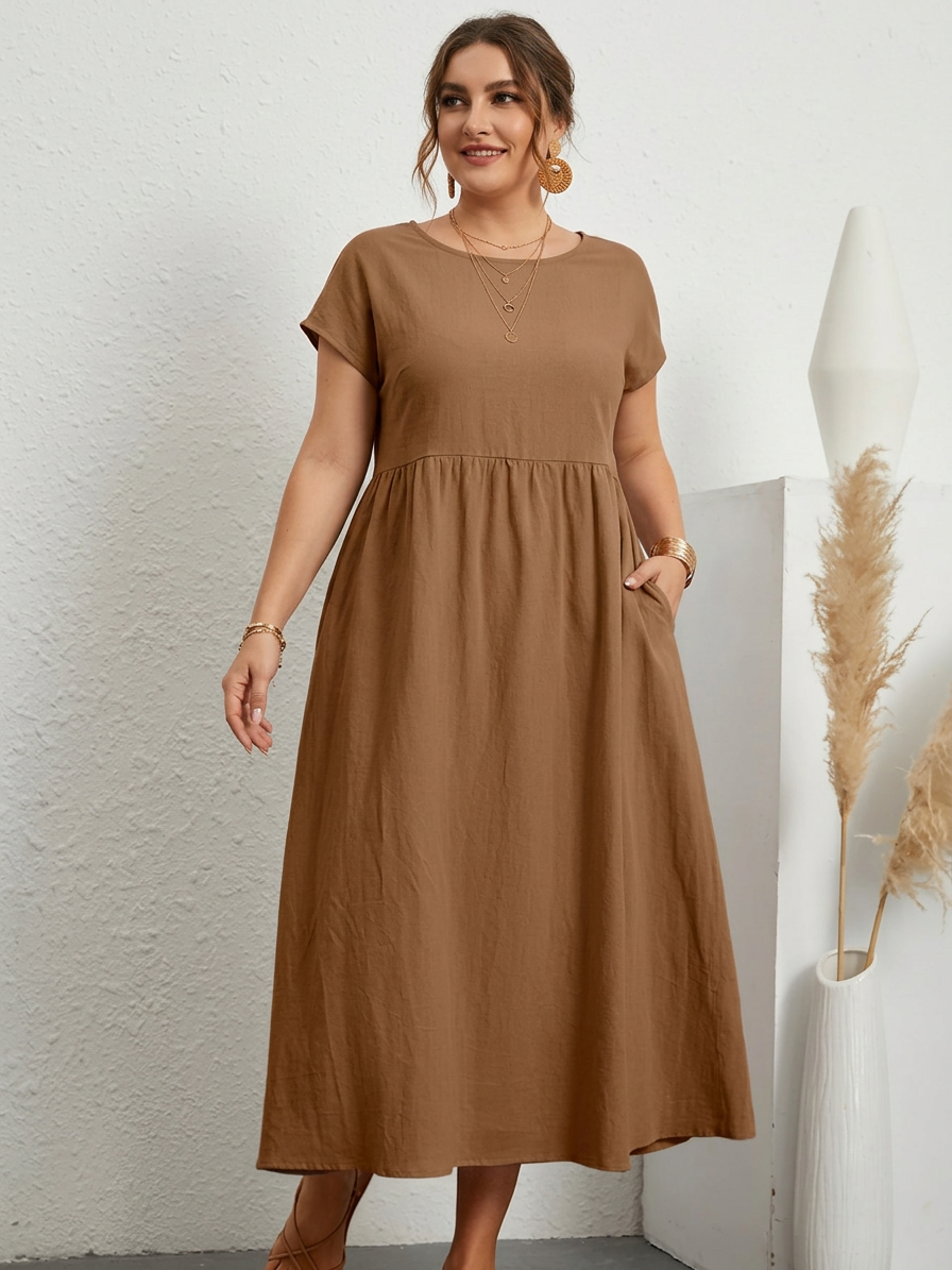 Valiria - Casual Style Dress - Plus size model