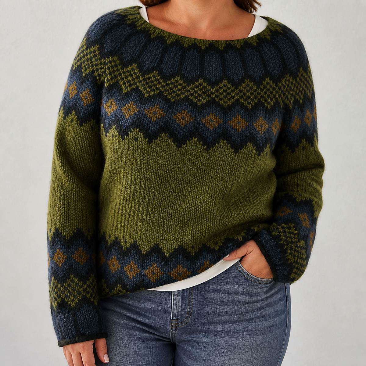 Willow - Retro Scandinavian knitted sweater - Plus size model