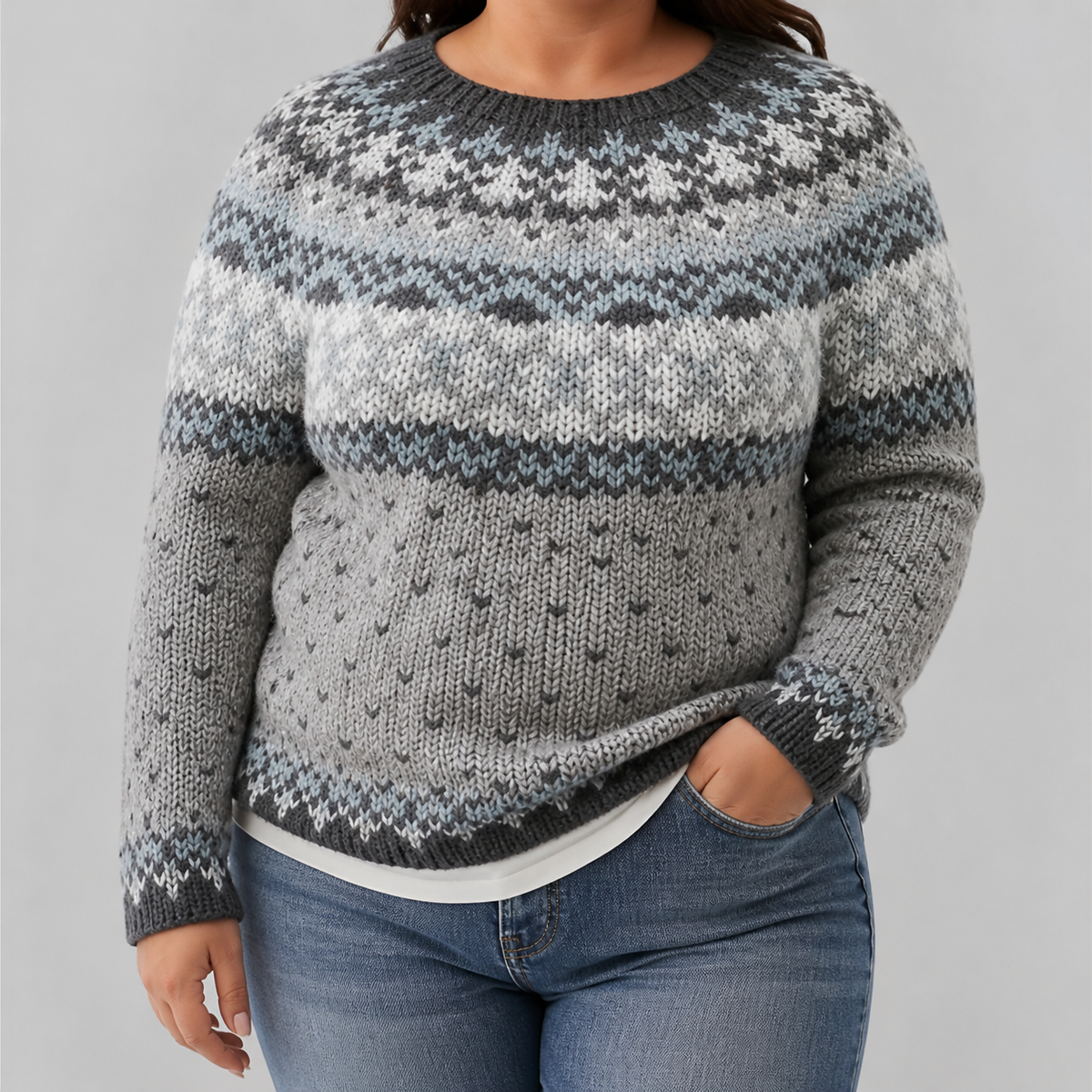Clara - Retro Scandinavian knitted sweater - Plus size model