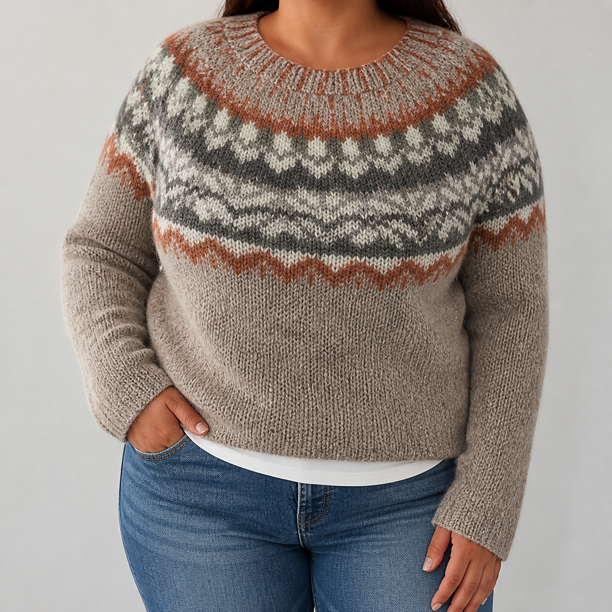 Debbie - Retro Scandinavian knitted sweater - Plus size model