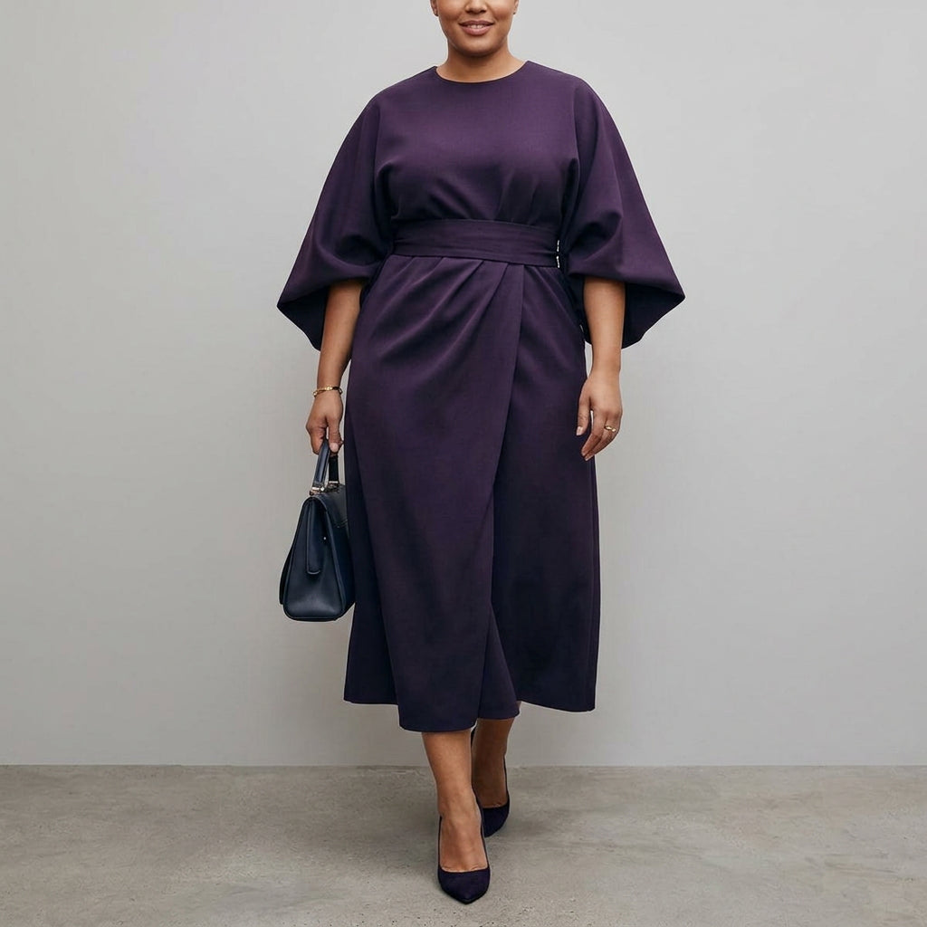 Eldra™ | Maxi Dress with Batwing Sleeves - Plus size model