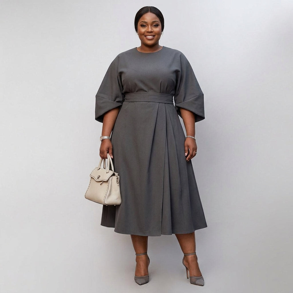 Eldra™ | Maxi Dress with Batwing Sleeves - Plus size model