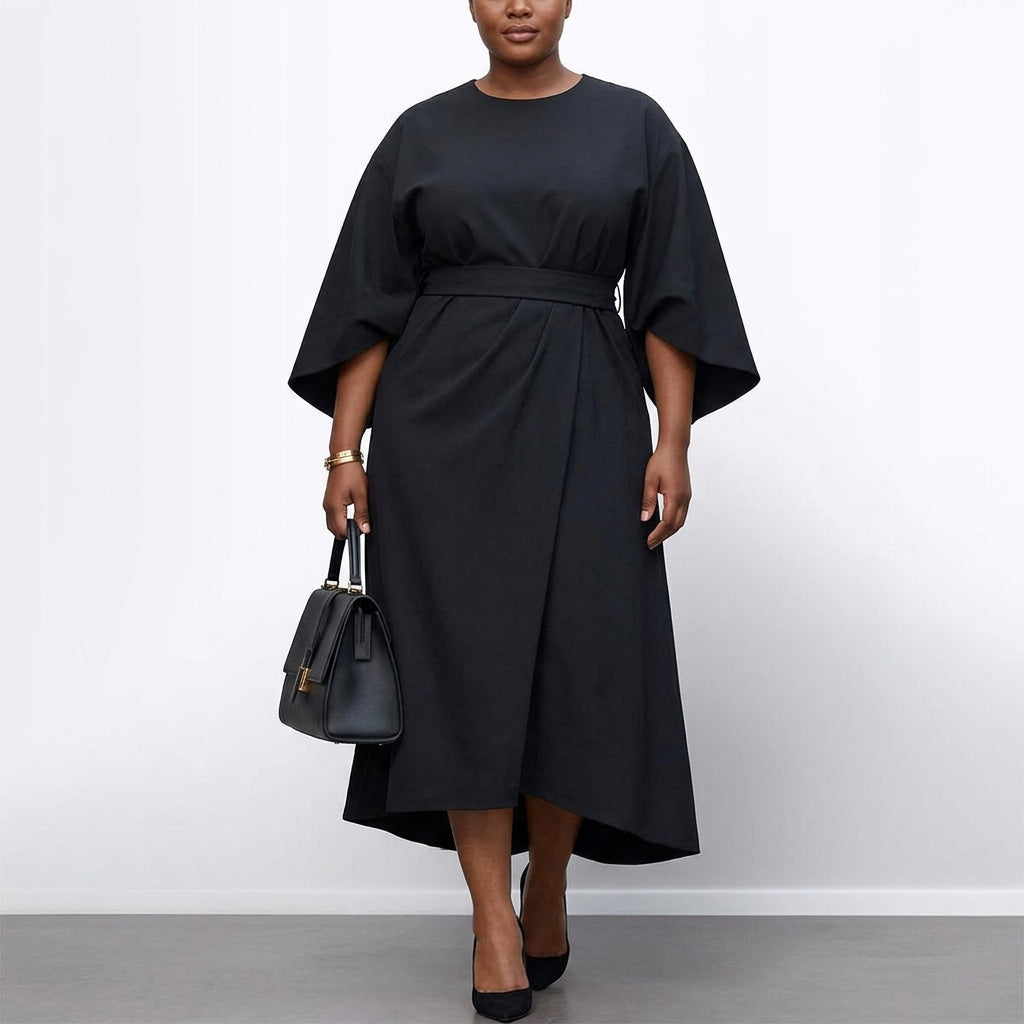 Eldra™ | Maxi Dress with Batwing Sleeves - Plus size model
