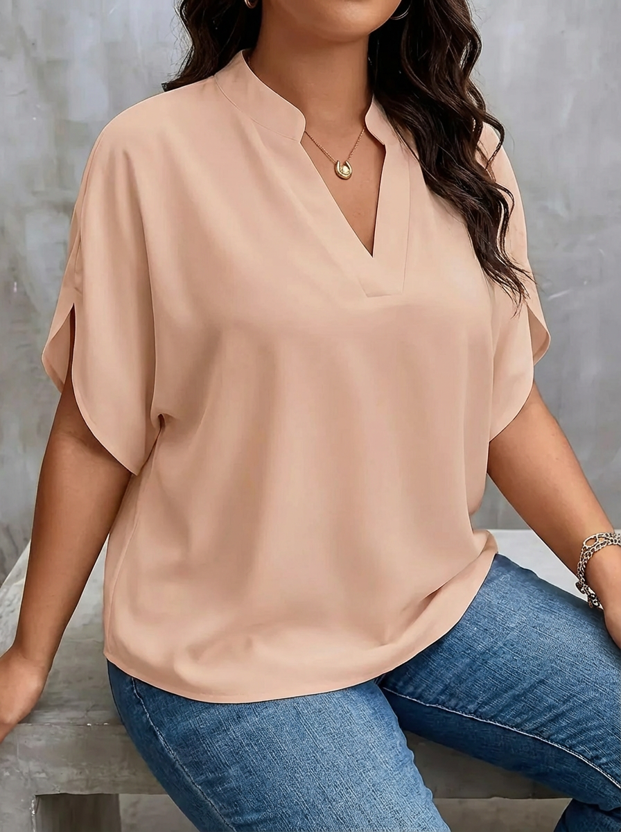 Thalia | Sophisticated Blouse with Tailored Design - Plus size model