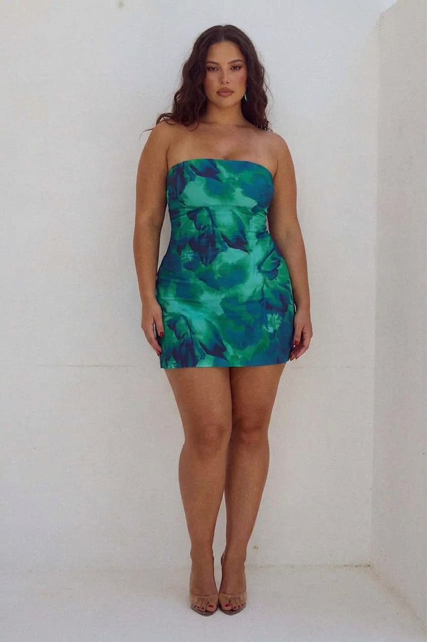 Evie Mini Dress - Plus size model