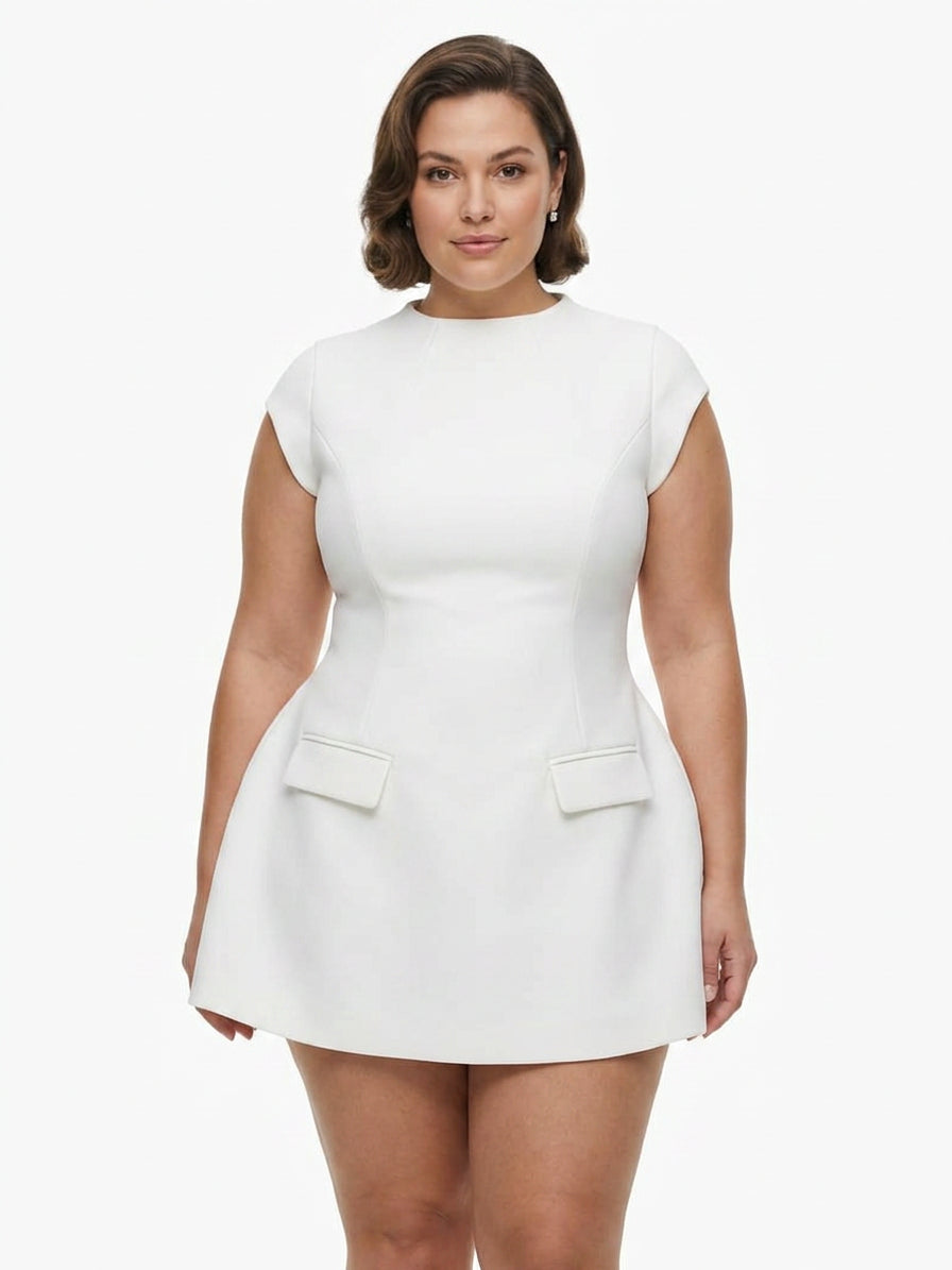Ella mini dress - Plus size model