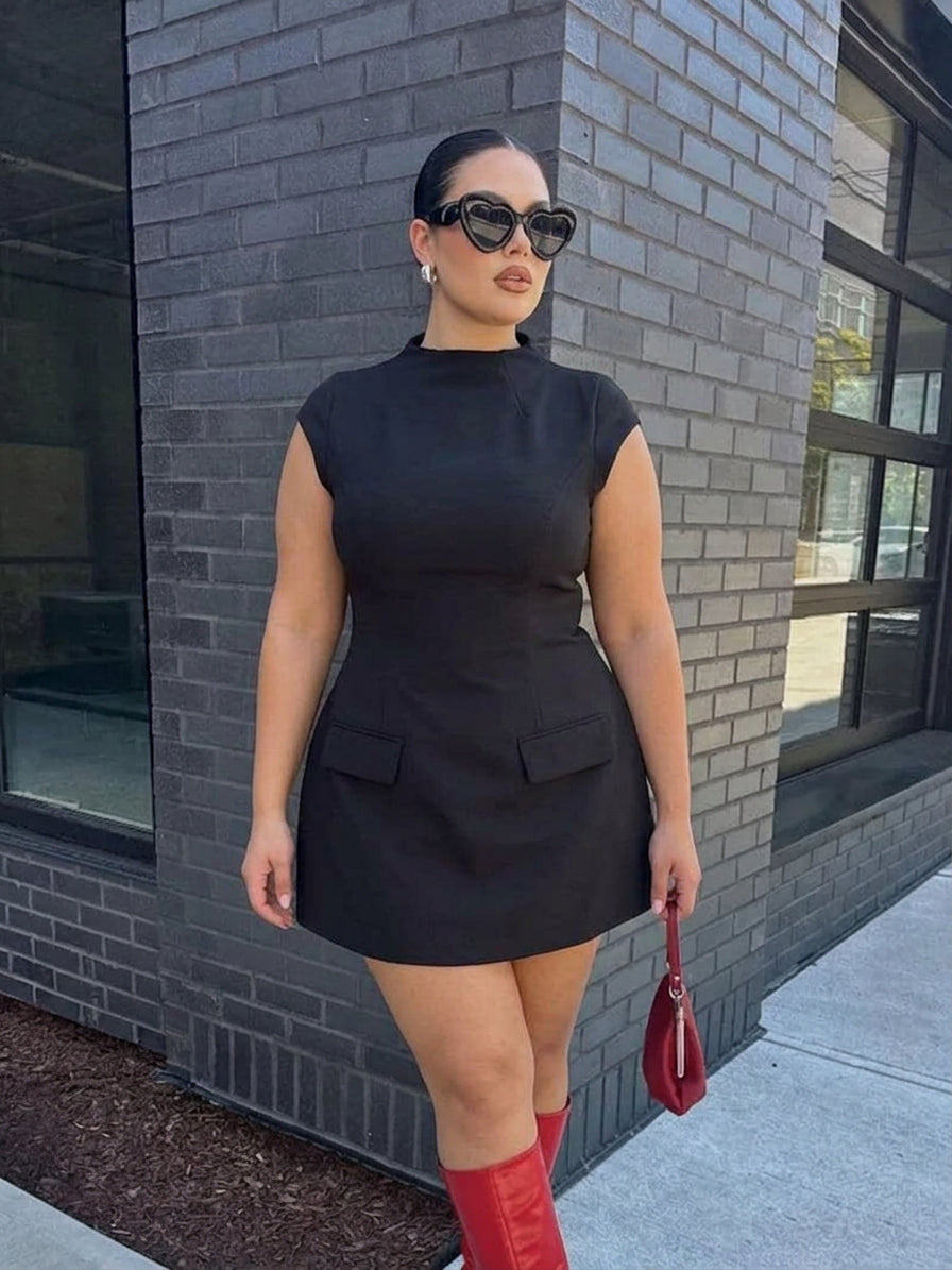 Ella mini dress - Plus size model
