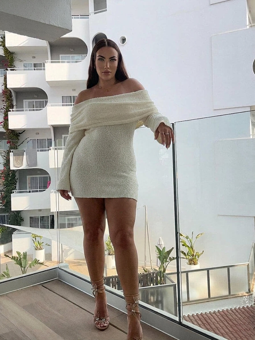 Marissa Mini dress - Plus size model