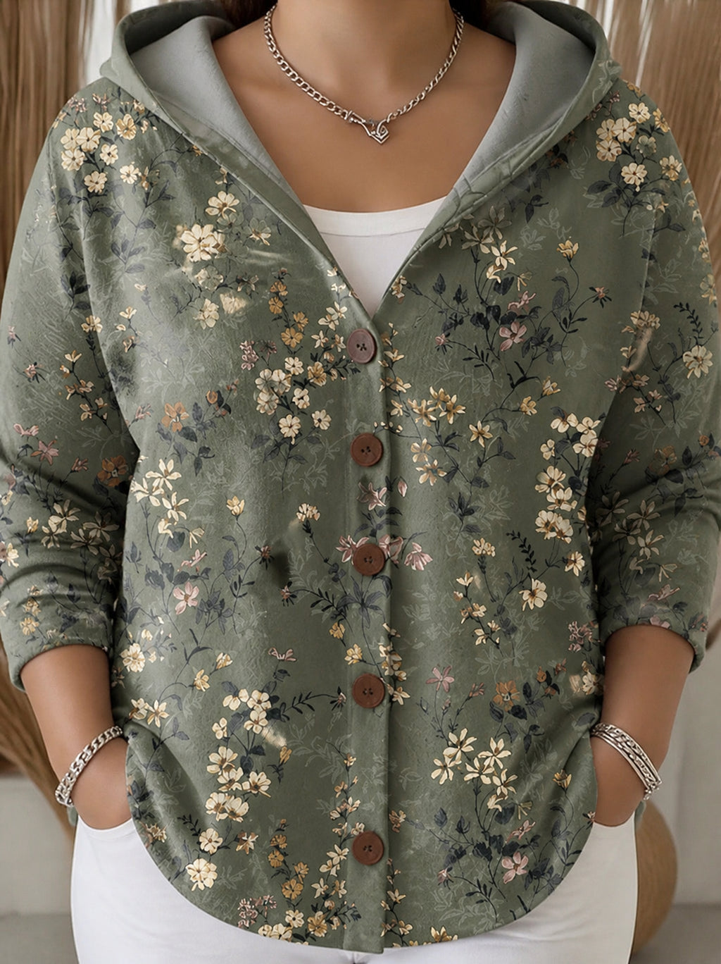Patchouli | Artistic Cardigan - Plus size model