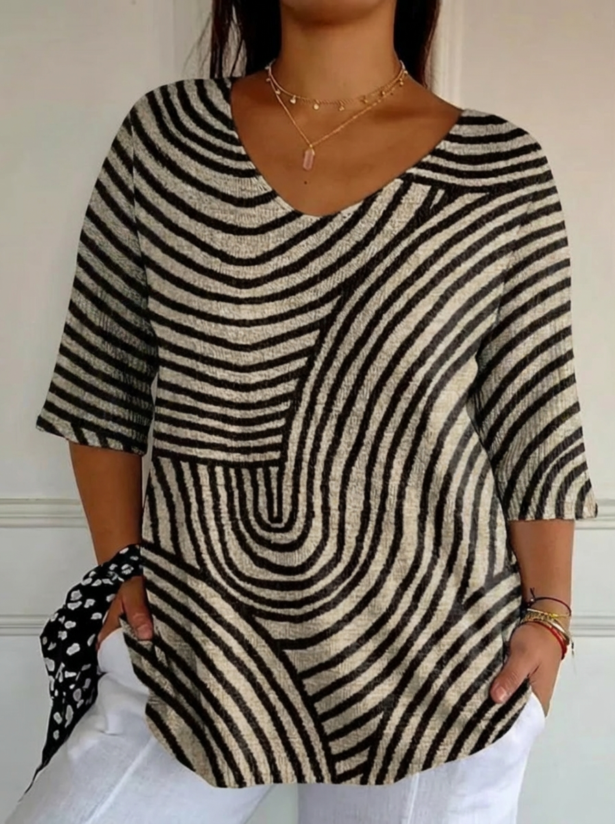 Women's Retro Geometric Art Round Line Print Casual Pullover Knit - Plus size model