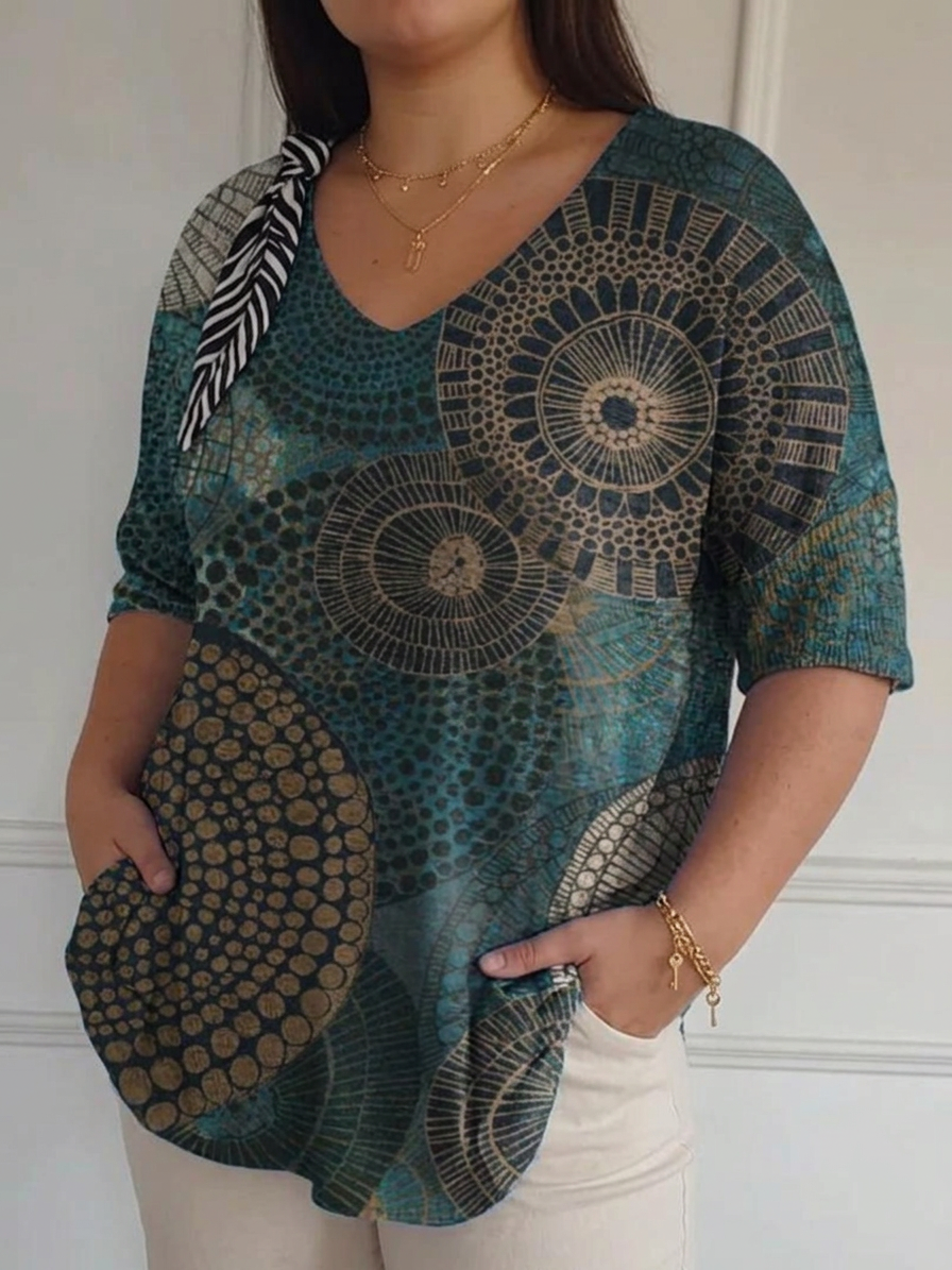 Women's Vintage Circle Totem Abstract Geometry Casual Pullover Knit - Plus size model
