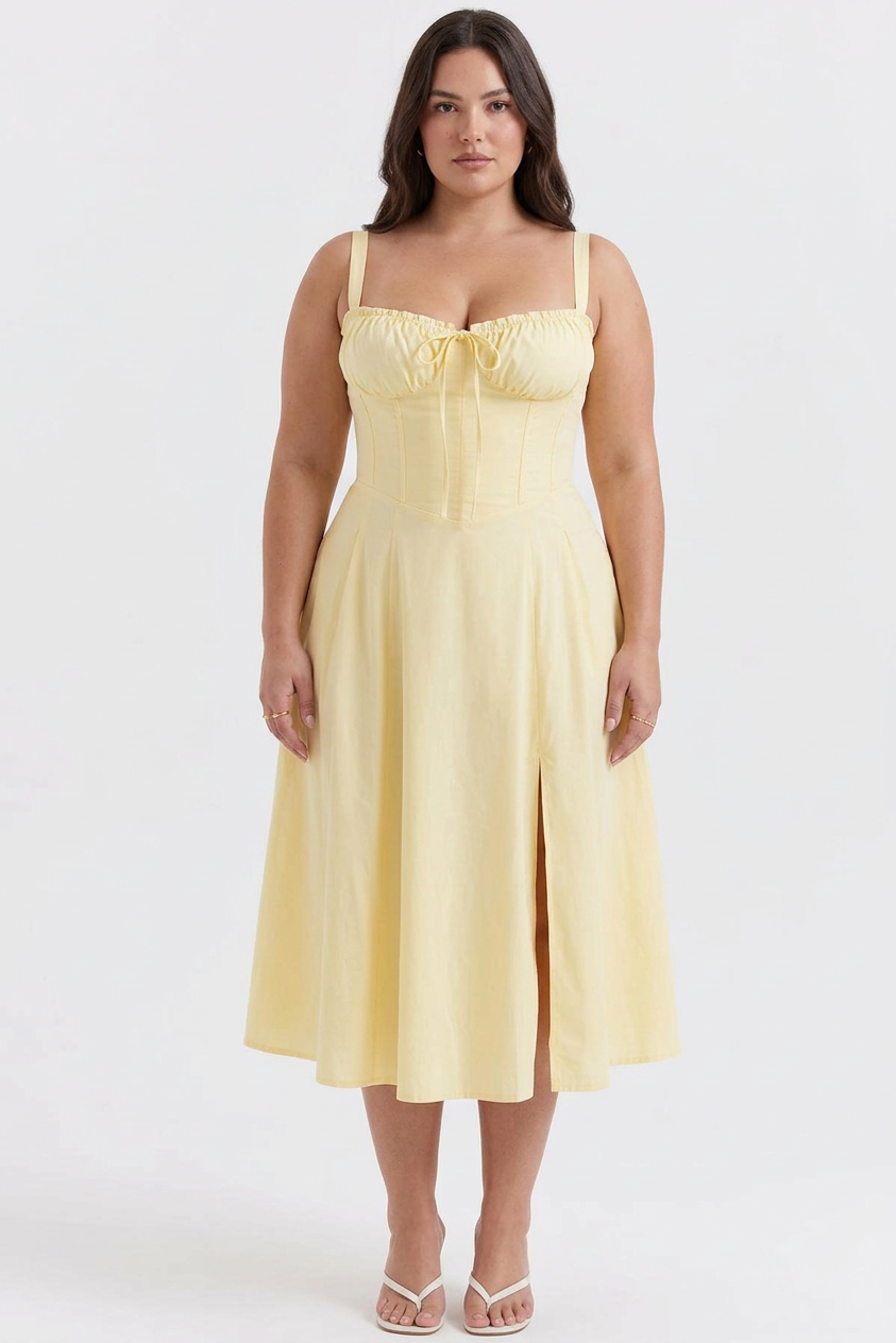 Amélie Midi Dress - Plus size model