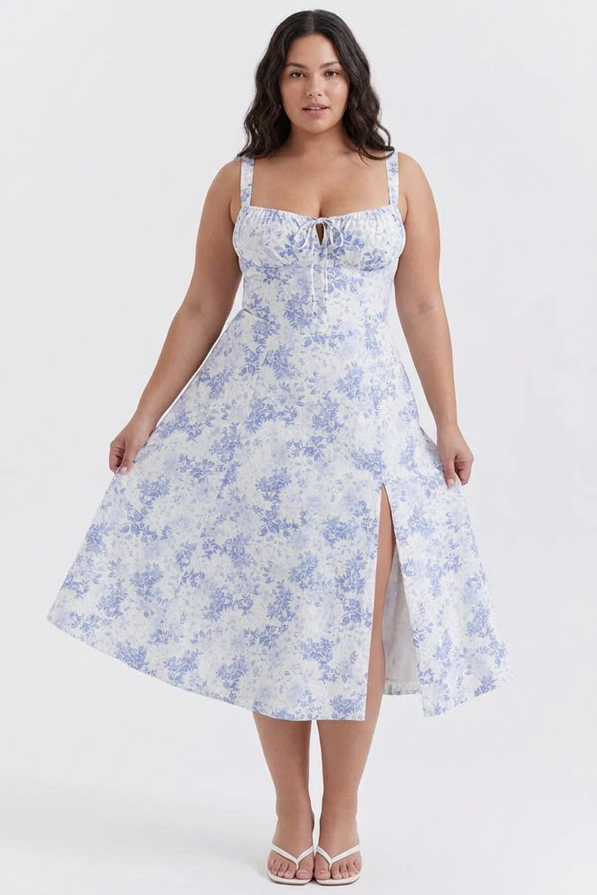 Amélie Midi Dress - Plus size model