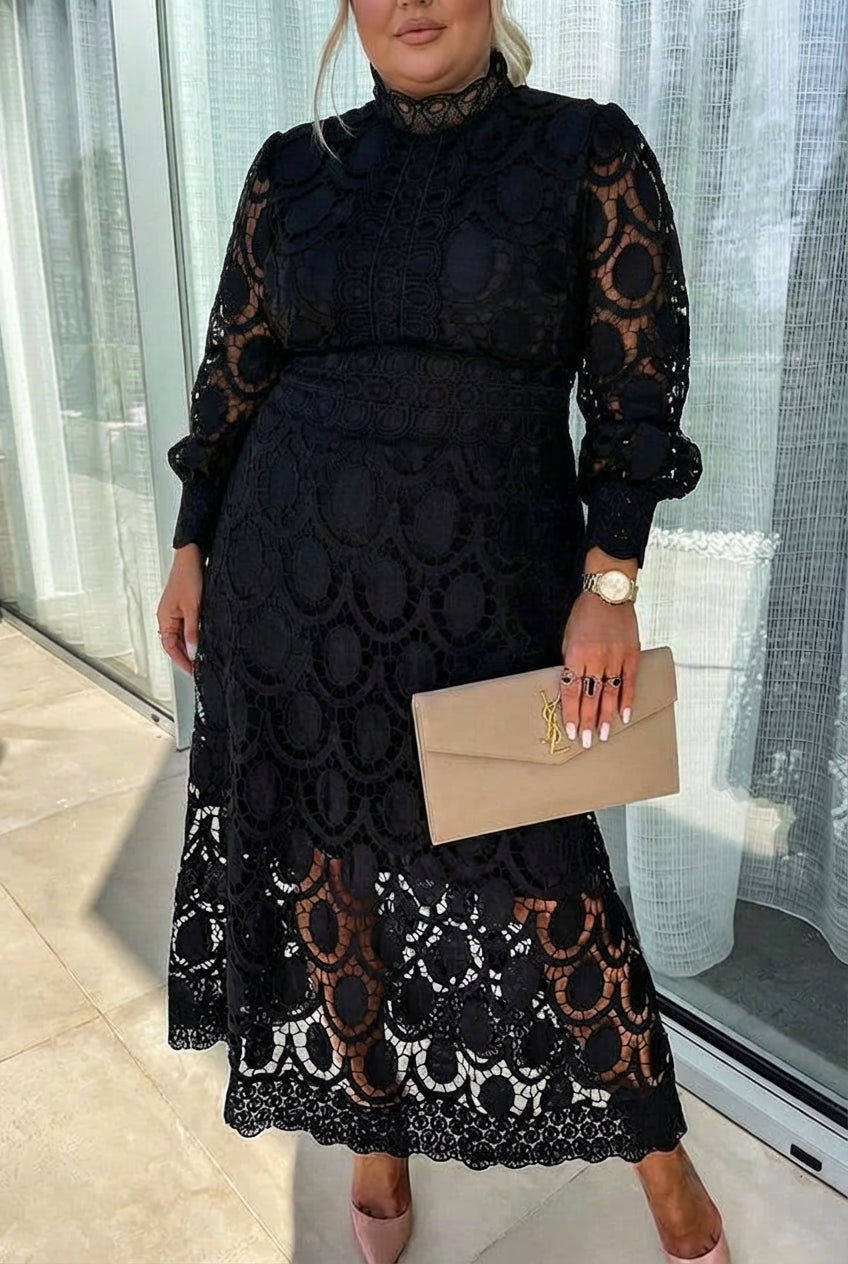 Kryzandra | Elegant Dress - Plus size model