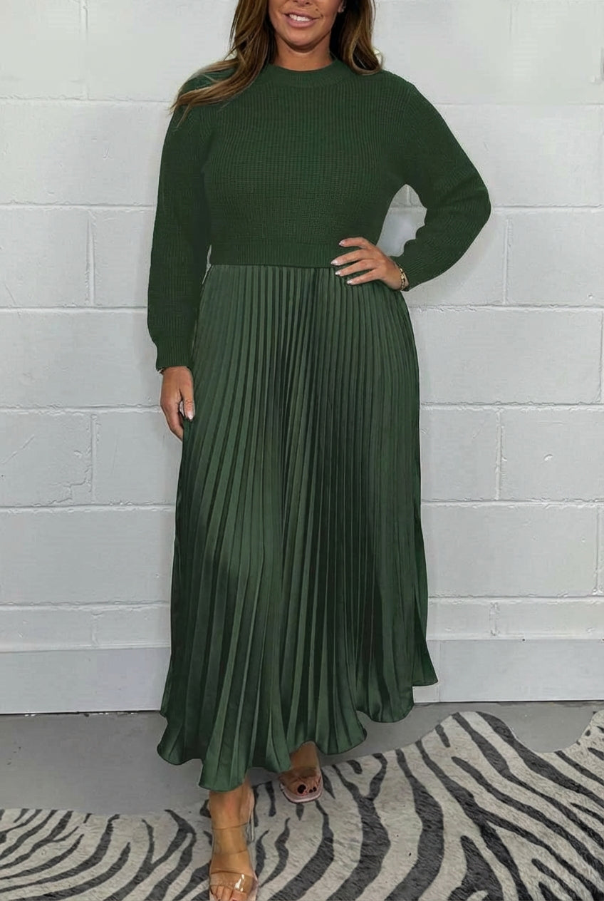 Claudia - Maxi dress with sweater and pleated skirt - Plus size model