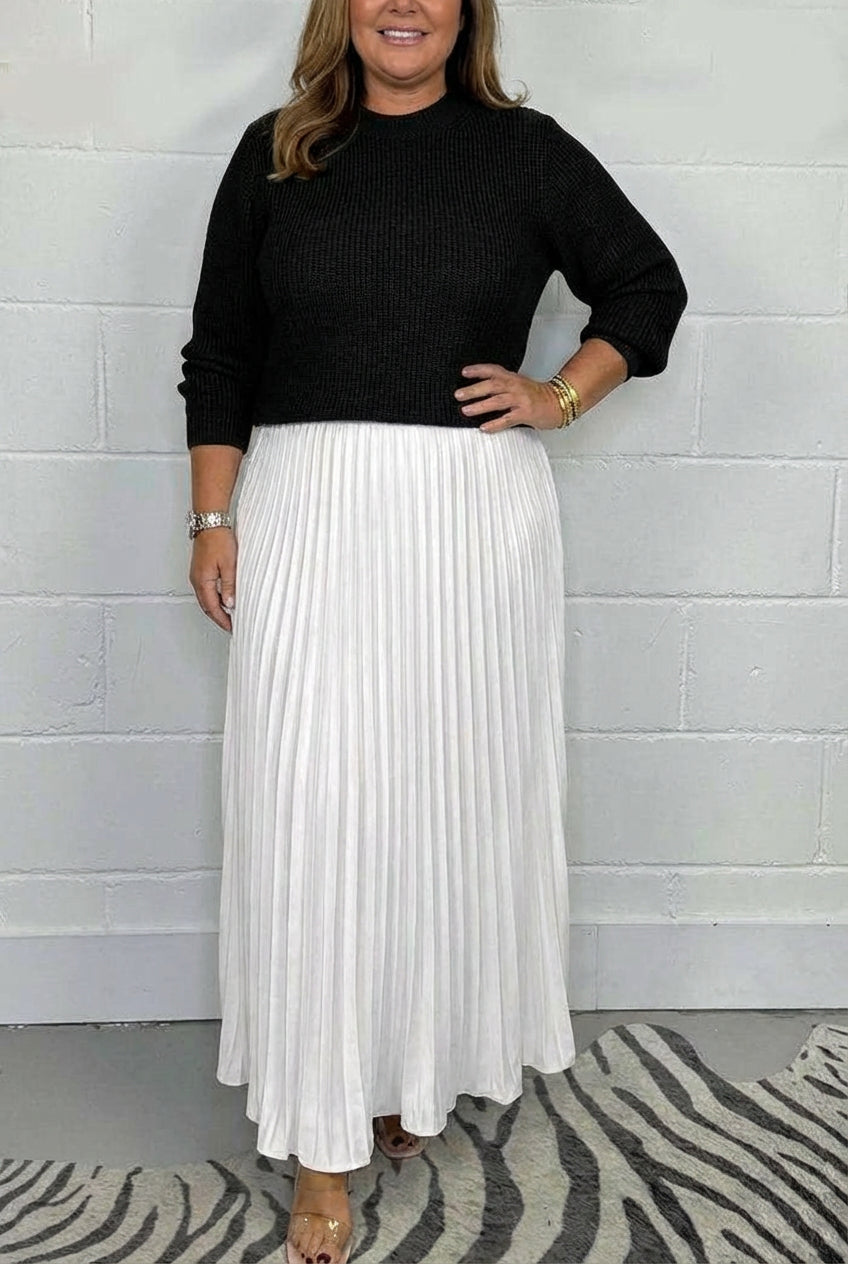 Claudia - Maxi dress with sweater and pleated skirt - Plus size model