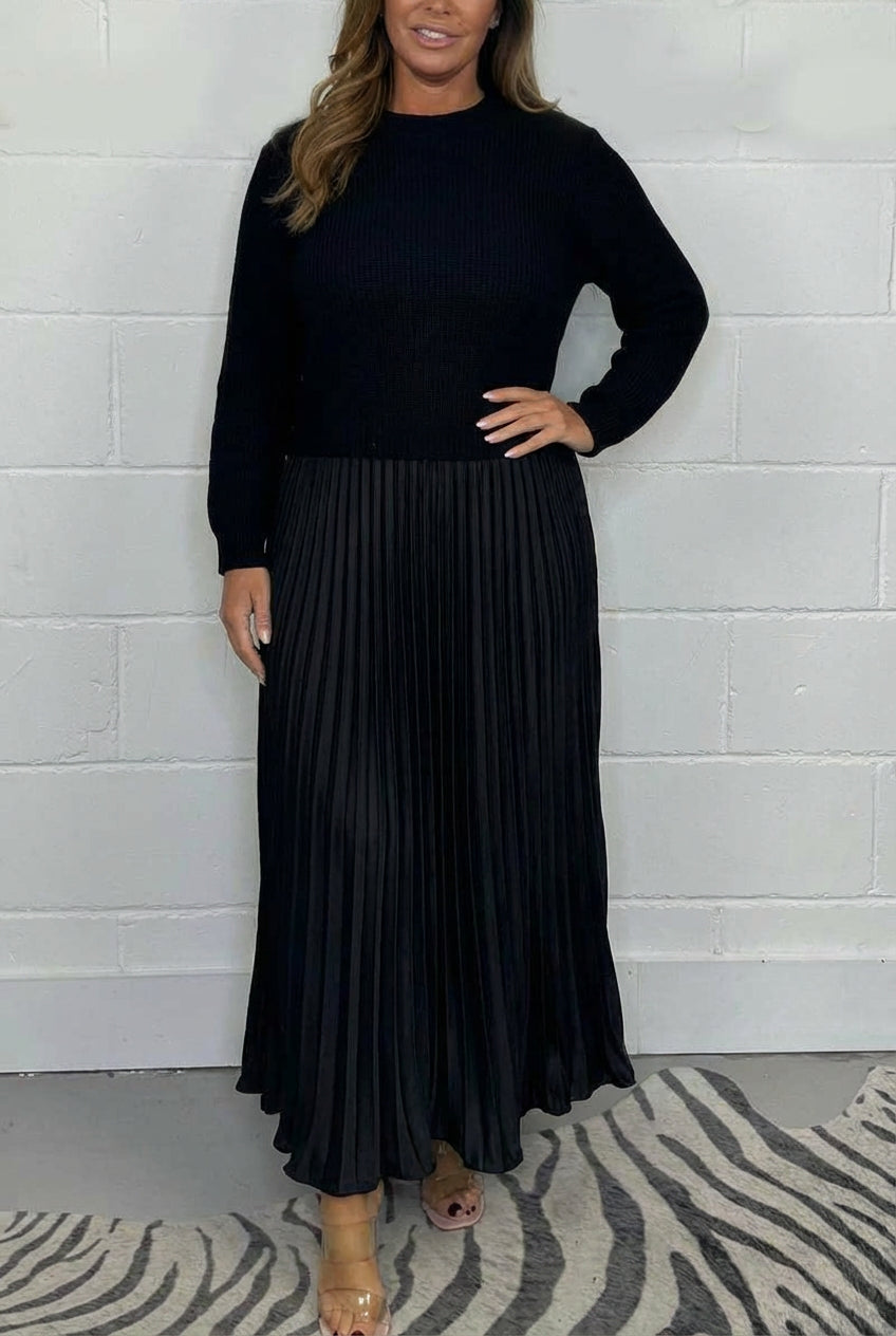 Claudia - Maxi dress with sweater and pleated skirt - Plus size model