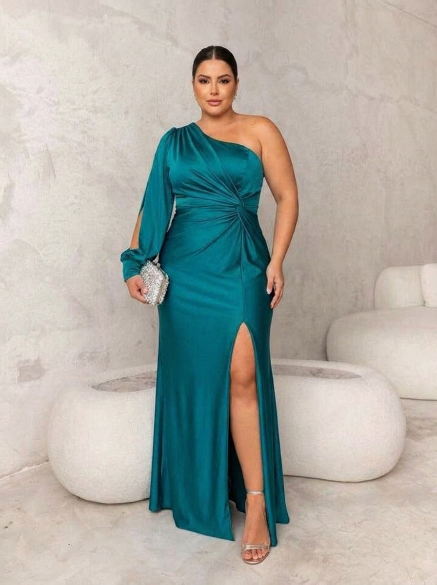Saryxiah | Elegant Maxi Dress - Plus size model